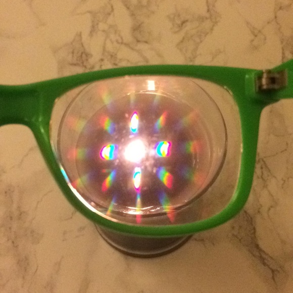 Bright green diffraction glasses - Picture 3 of 3